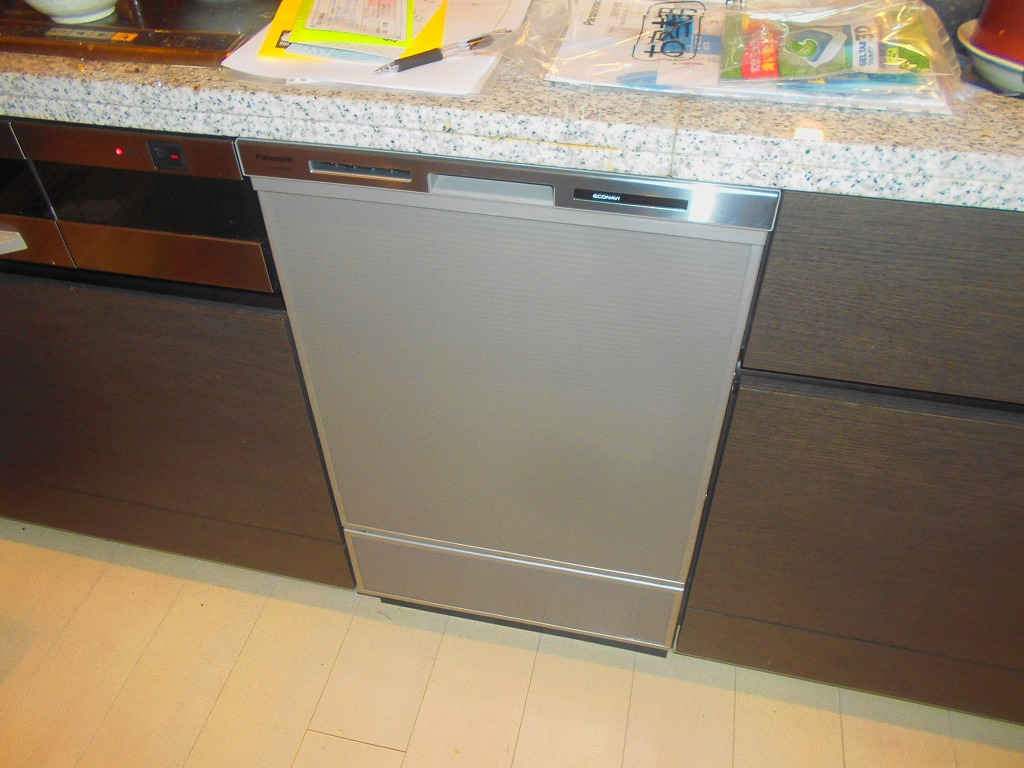 Panasonic製食器洗い乾燥機 NP-45MD8S