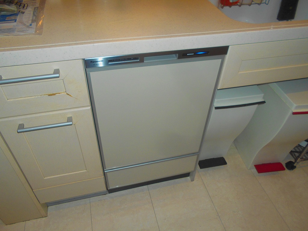 Panasonic製食器洗い乾燥機 NP-45MD8S