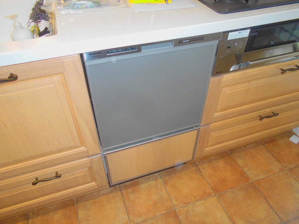 Panasonic製食器洗い乾燥機 NP-45MS8S