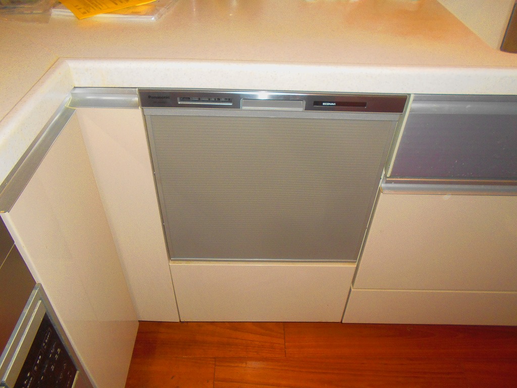 Panasonic製食器洗い乾燥機 NP-45MS8S