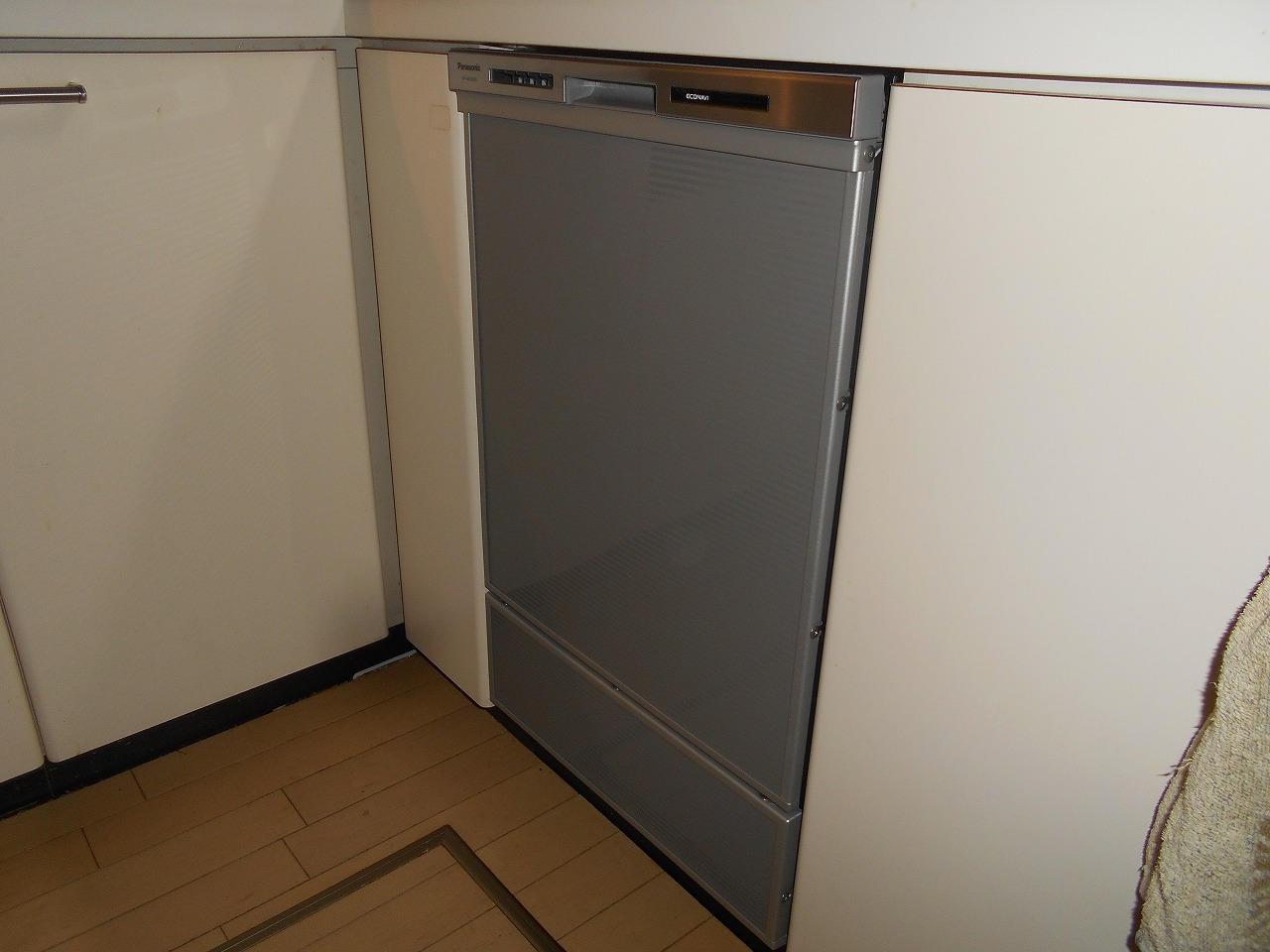 Panasonic製食器洗い乾燥機 NP-45MD8S