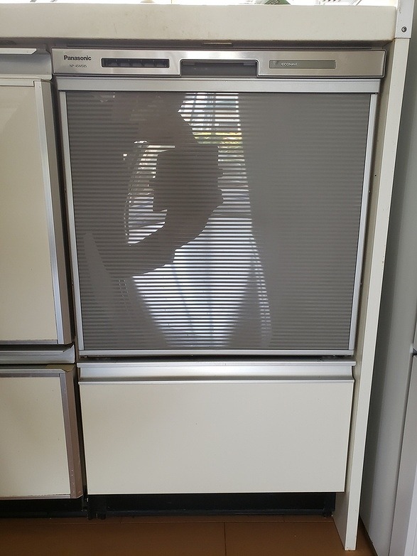 Panasonic製食器洗い乾燥機 NP-45MS8S