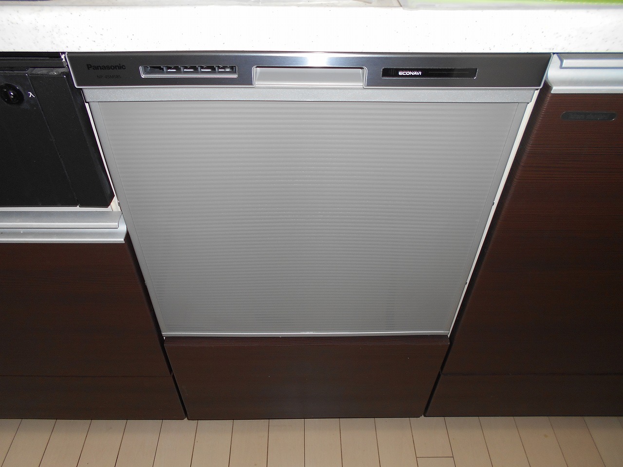 Panasonic製食器洗い乾燥機 NP-45MS8S