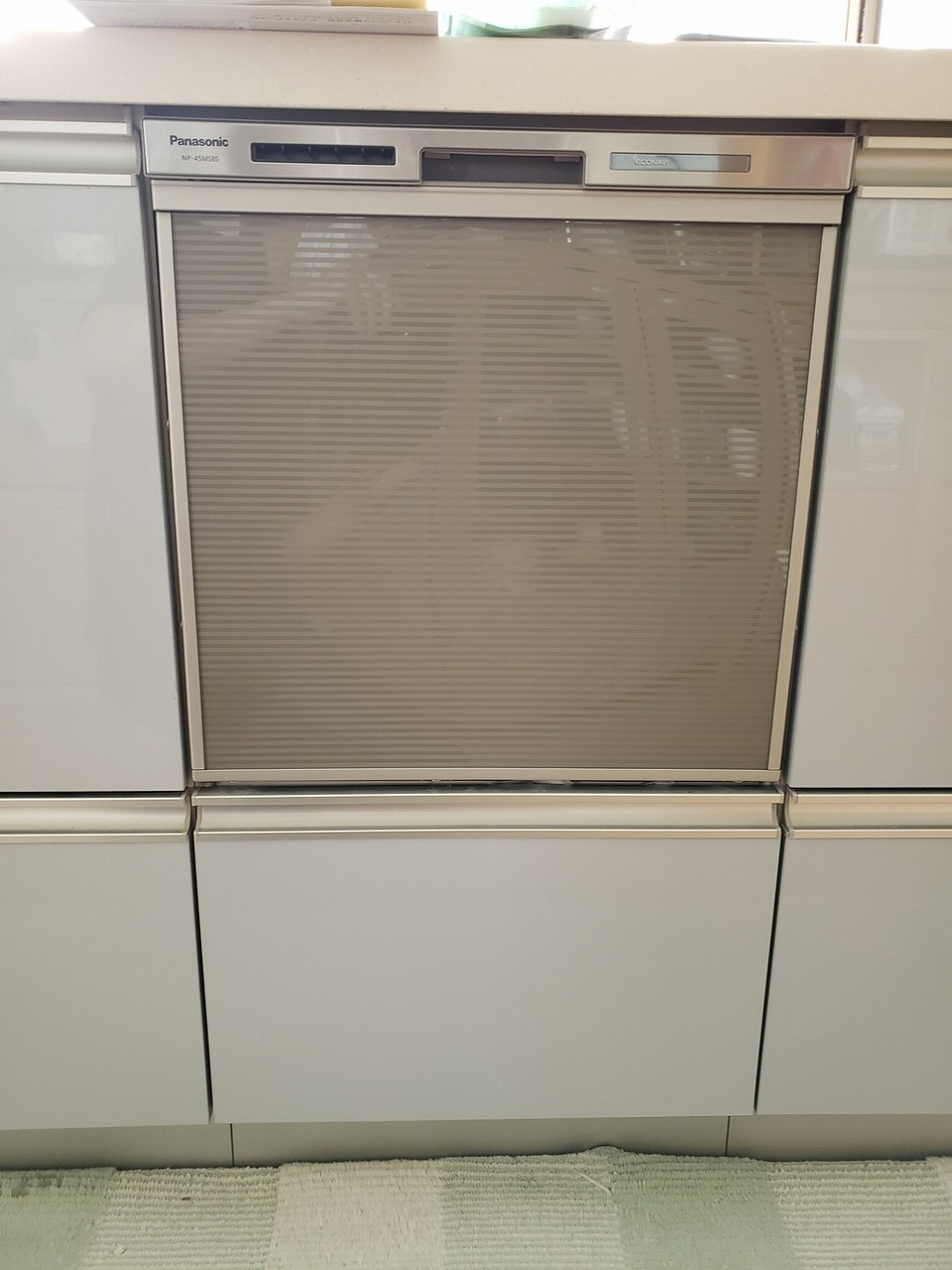 Panasonic製食器洗い乾燥機 NP-45MS8S