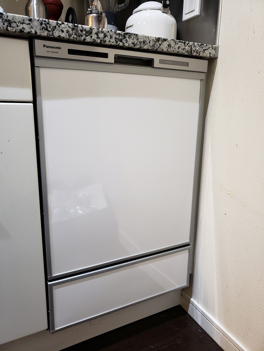 Panasonic製食器洗い乾燥機 NP-45MD8S