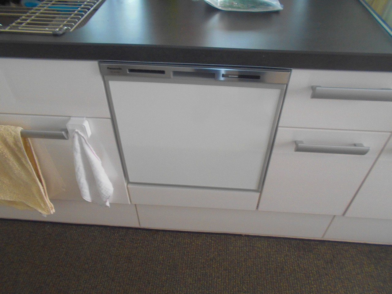 Panasonic製食器洗い乾燥機 NP-45MS8S