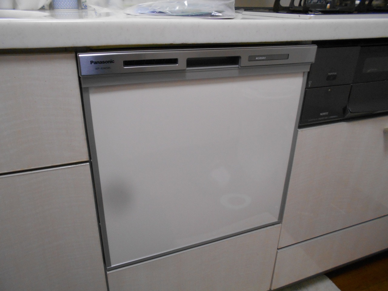 Panasonic製食器洗い乾燥機 NP-45MS8S