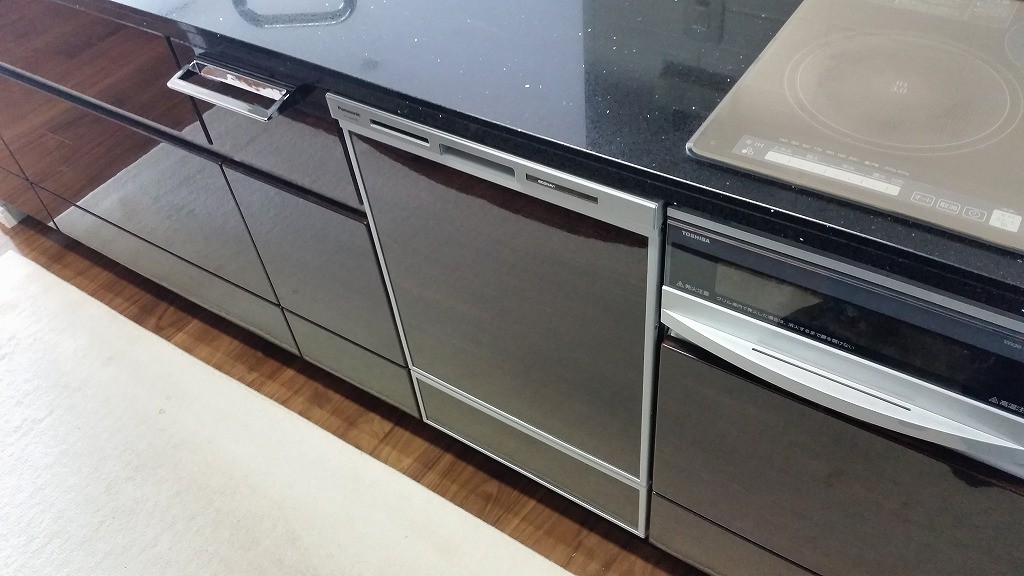 Panasonic製食器洗い乾燥機 NP-45MD8S