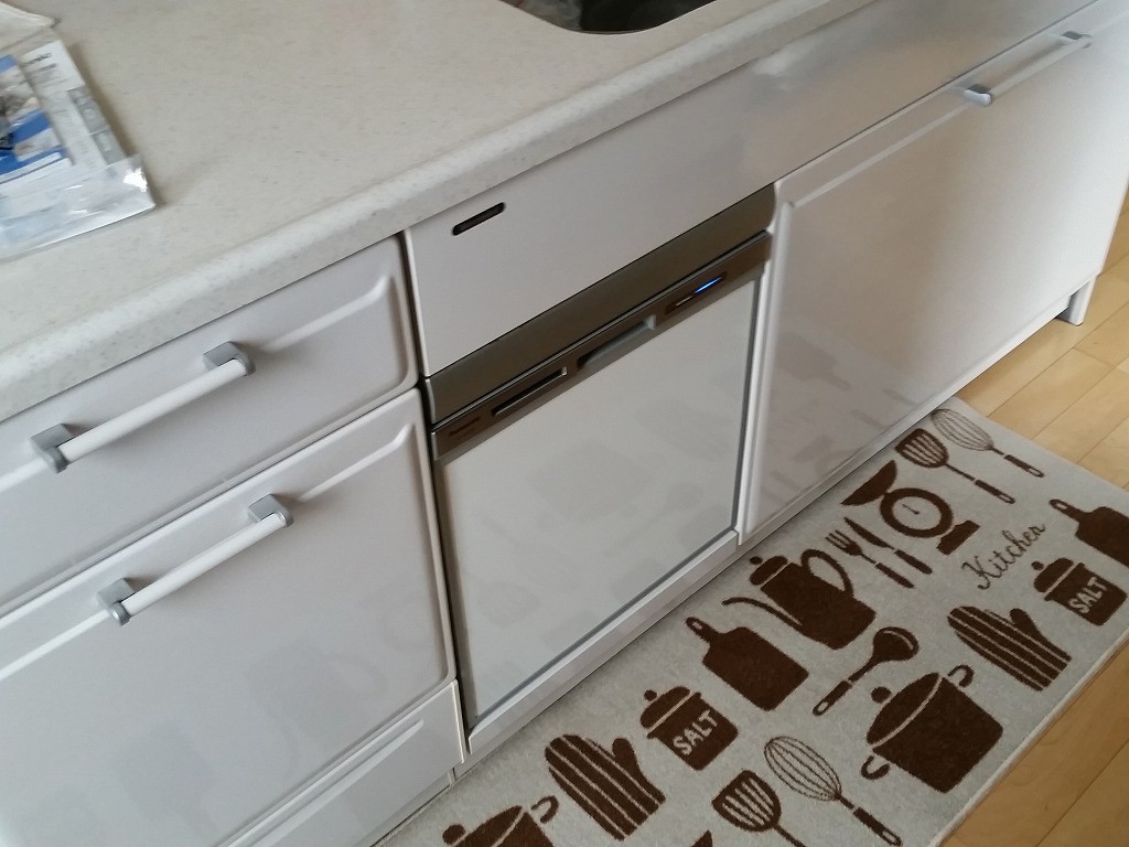 Panasonic製食器洗い乾燥機 NP-45MS8S
