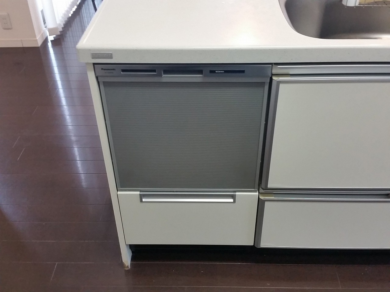 Panasonic製食器洗い乾燥機 NP-45MS8S