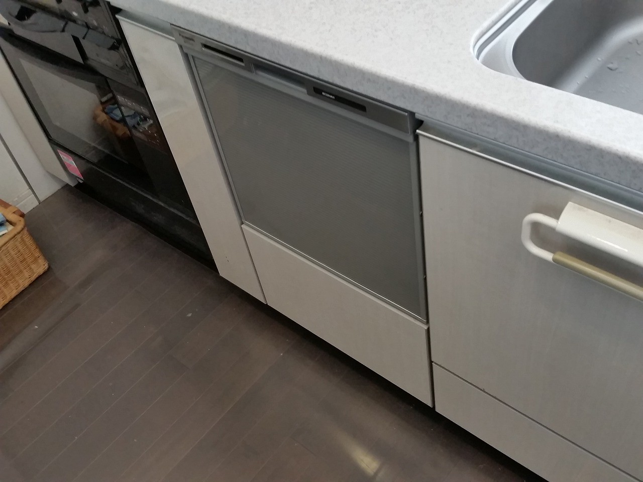 Panasonic製食器洗い乾燥機 NP-45MS8S