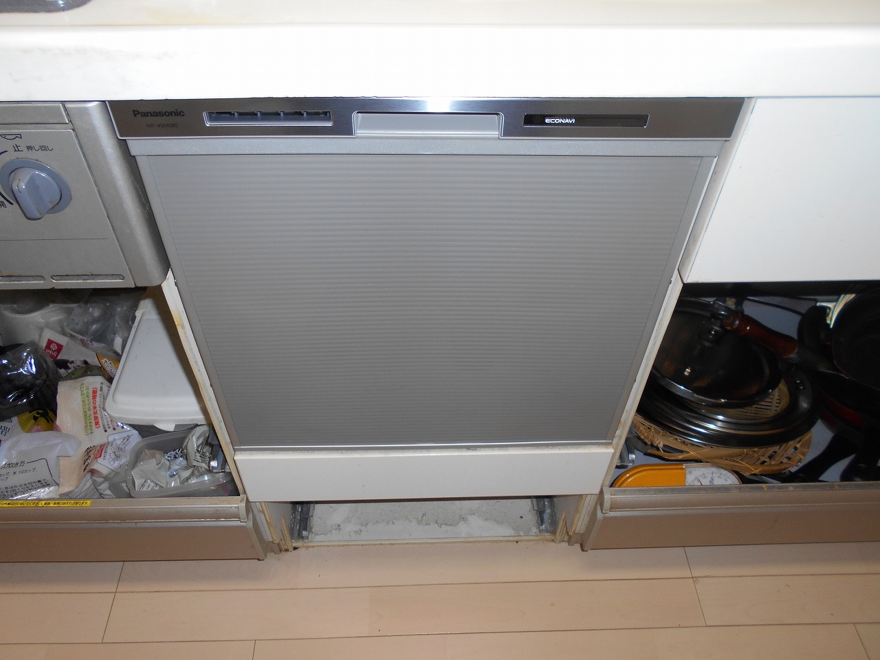 Panasonic製食器洗い乾燥機 NP-45MS8S