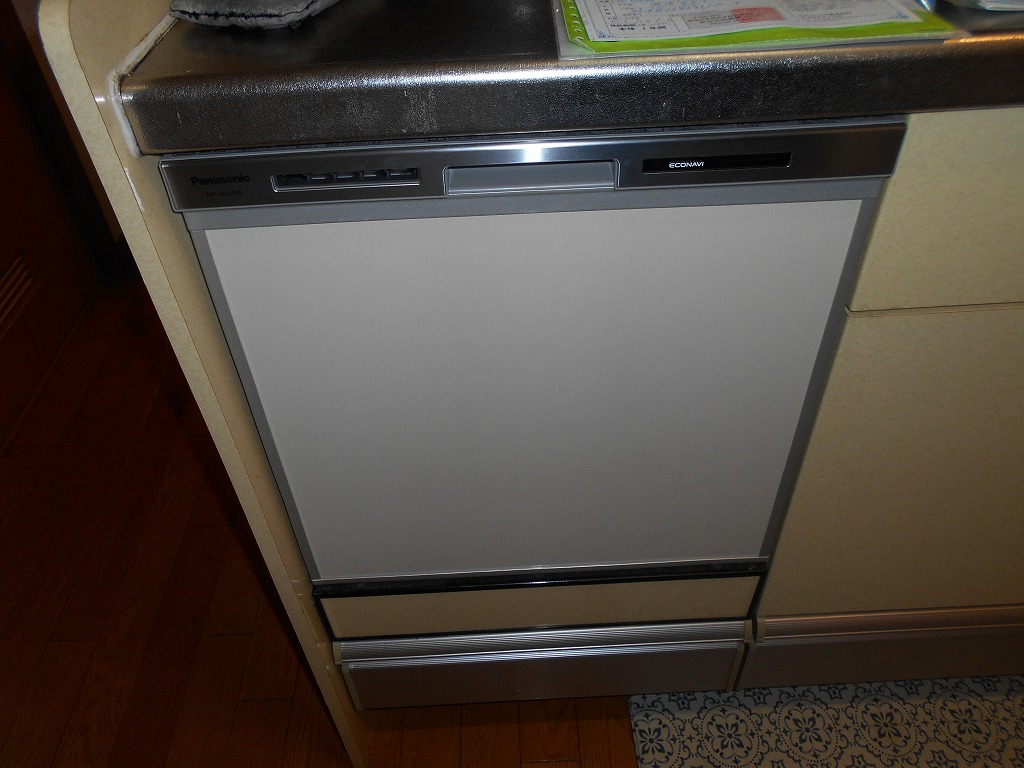 Panasonic製食器洗い乾燥機 NP-45MS8S