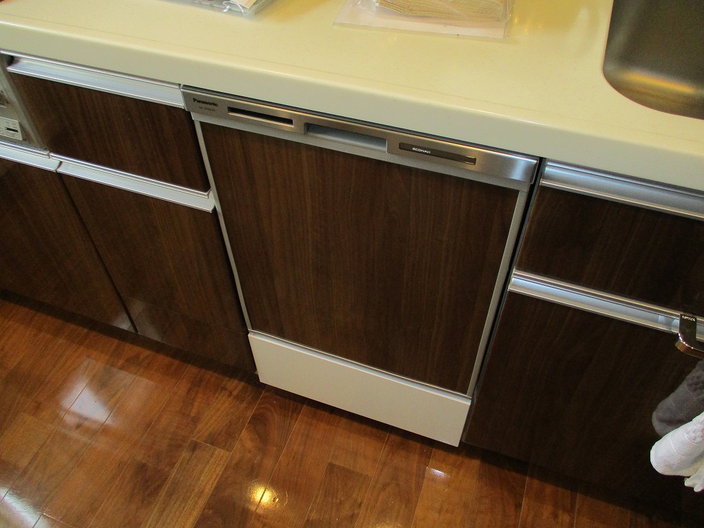 Panasonic製食器洗い乾燥機 NP-45MD8S