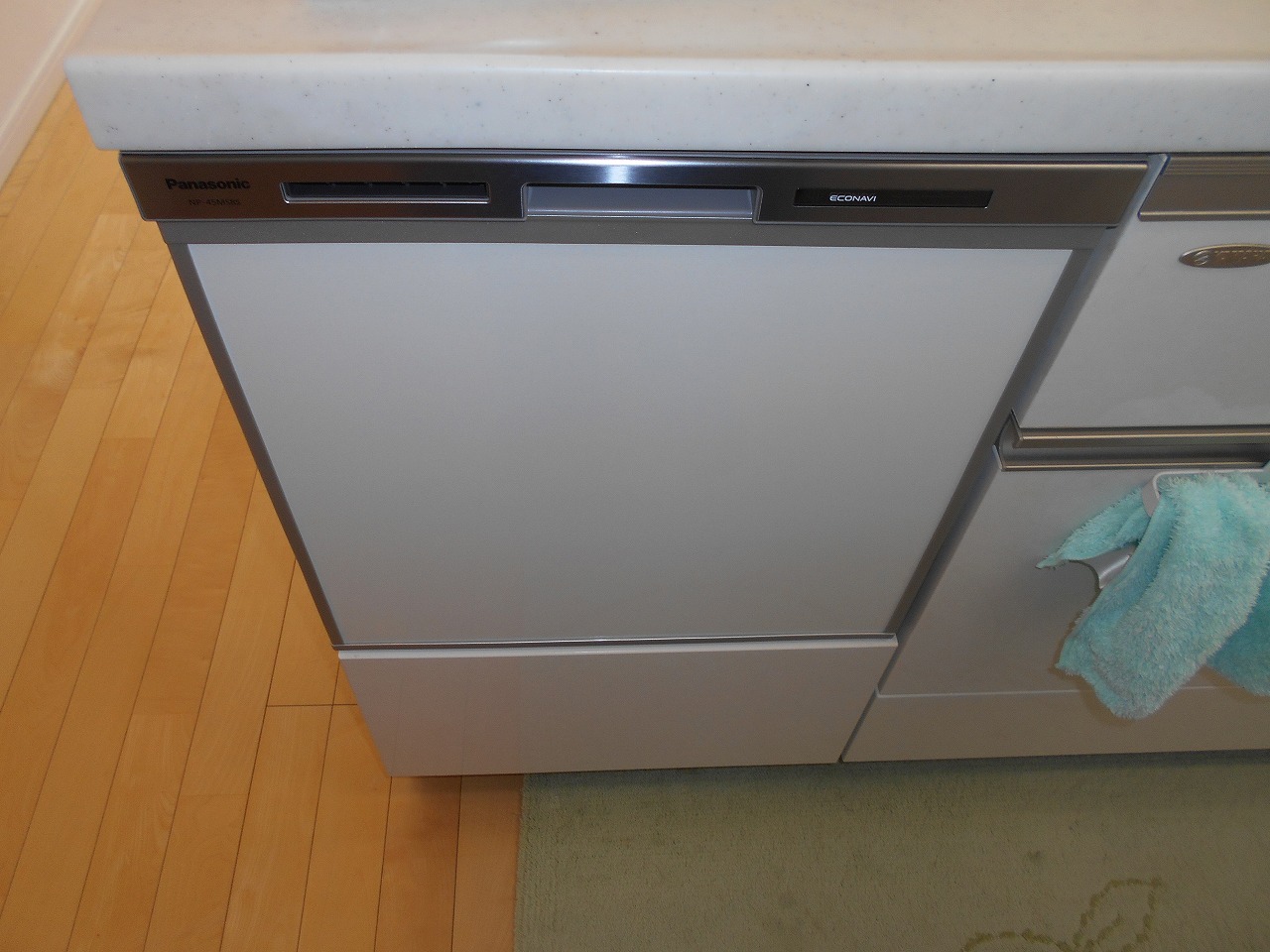 Panasonic製食器洗い乾燥機 NP-45MS8S