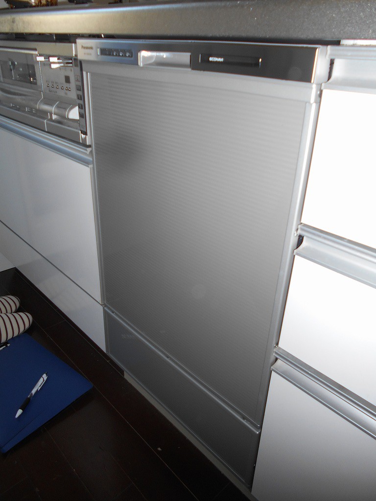 Panasonic製食器洗い乾燥機 NP-45MD8S