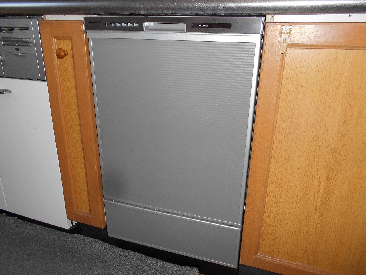 Panasonic製食器洗い乾燥機 NP-45MD8S