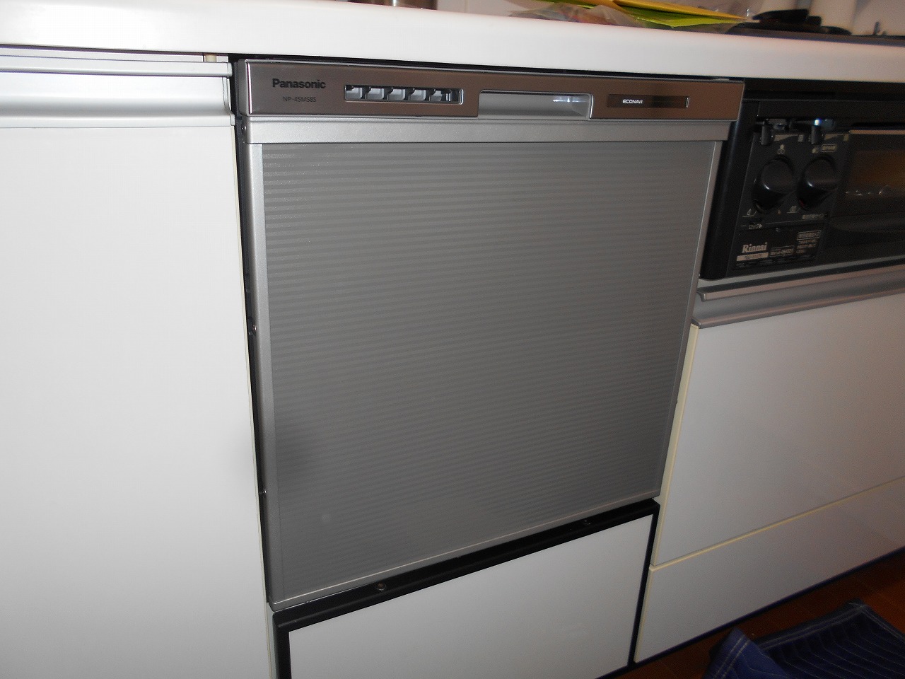 Panasonic製食器洗い乾燥機 NP-45MS8S