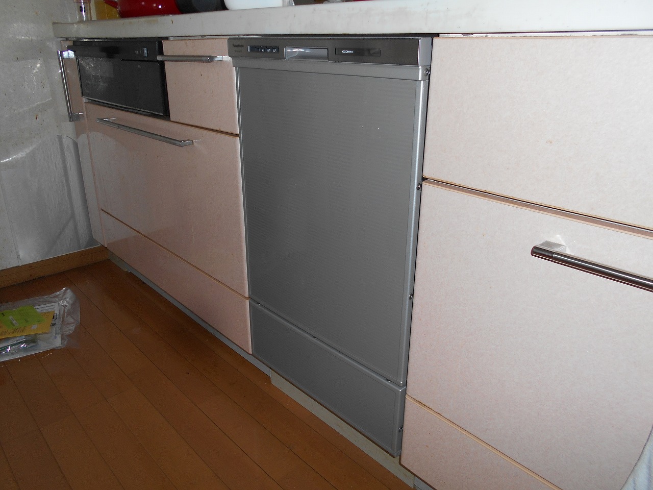 Panasonic製食器洗い乾燥機 NP-45MD8S