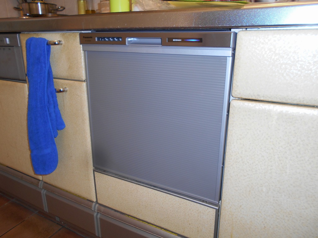 Panasonic製食器洗い乾燥機 NP-45MS8S