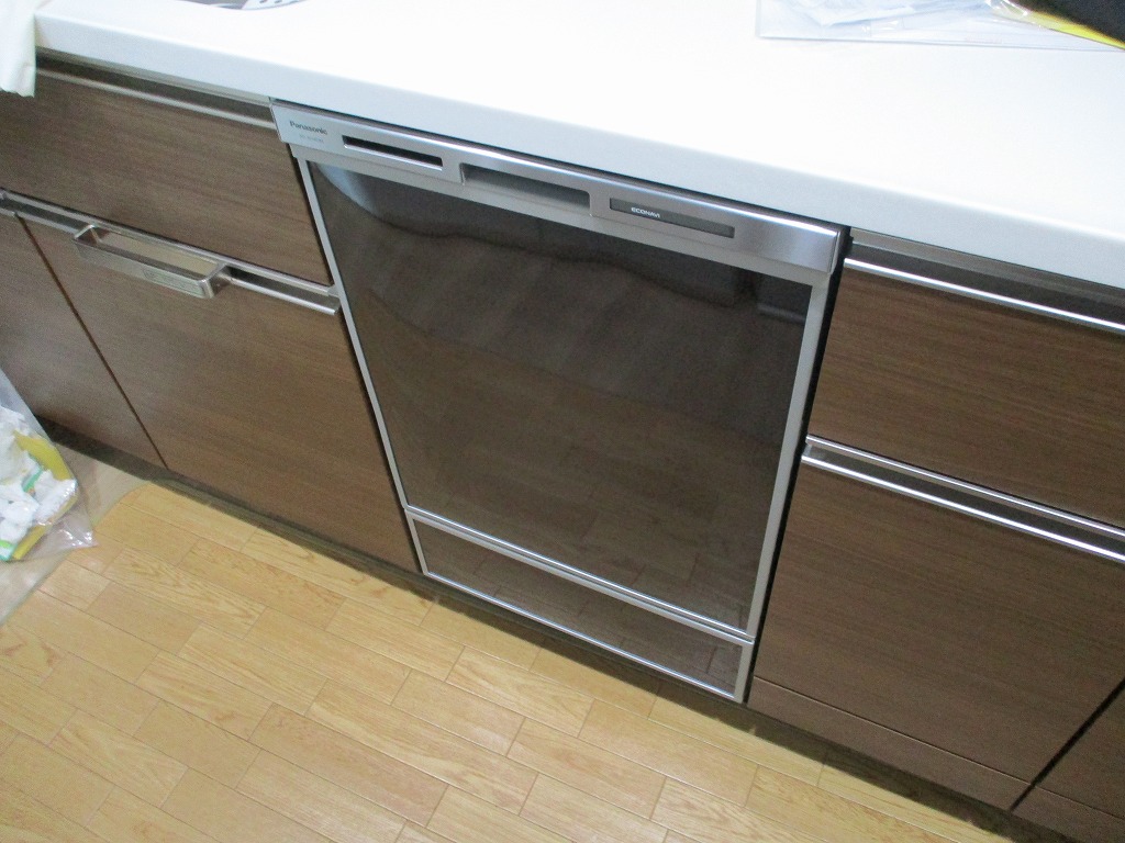 Panasonic製食器洗い乾燥機 NP-45MD8S