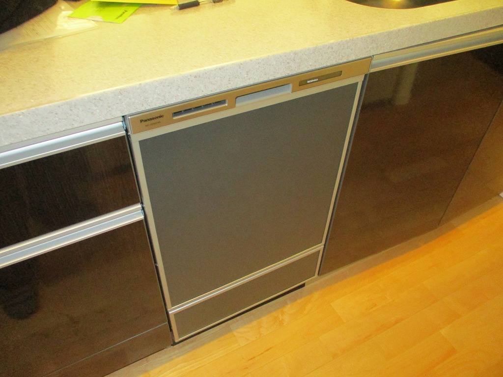Panasonic製食器洗い乾燥機 NP-45MD8S
