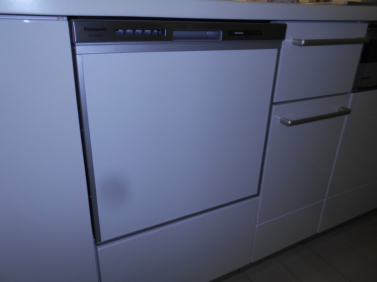 Panasonic製食器洗い乾燥機 NP-45MS8S