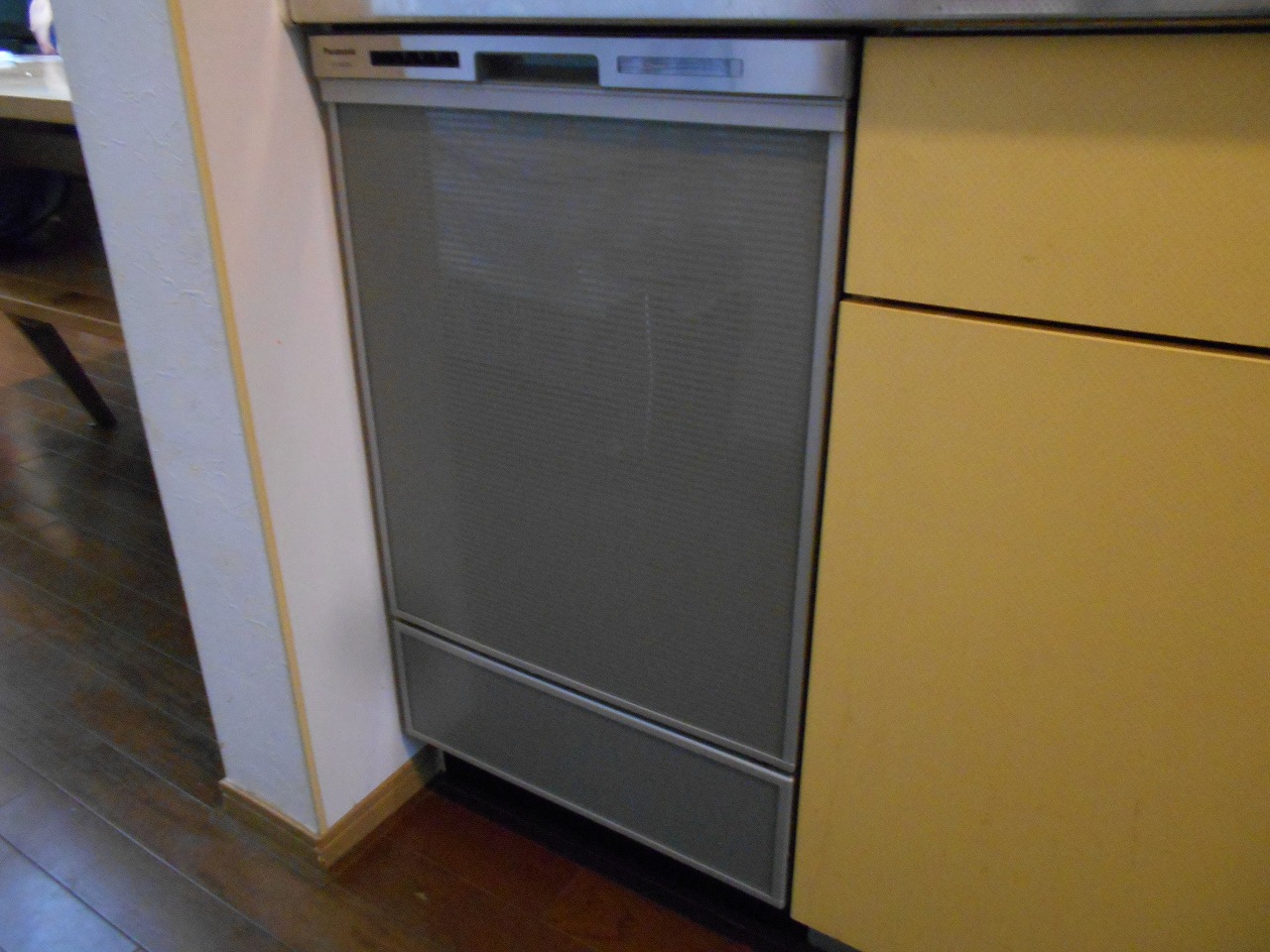 Panasonic製食器洗い乾燥機 NP-45MD9S