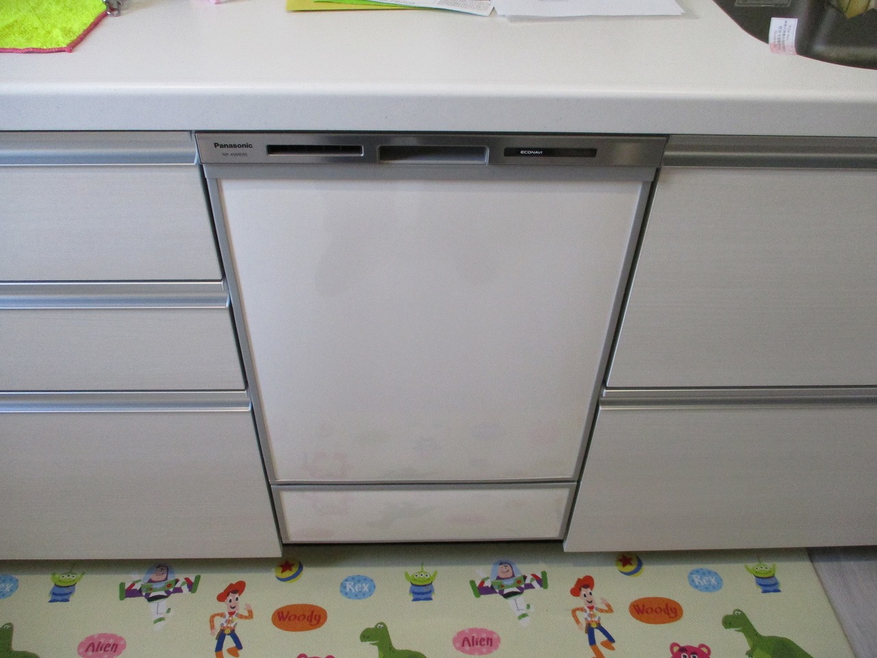 Panasonic製食器洗い乾燥機 NP-45MD9S