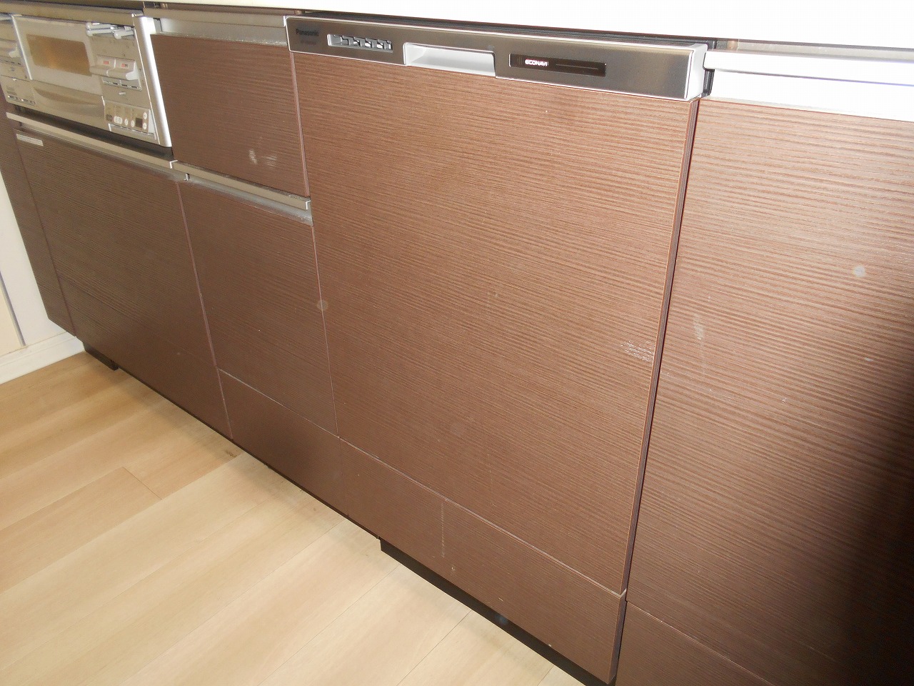 Panasonic製食器洗い乾燥機 NP-45MD8W