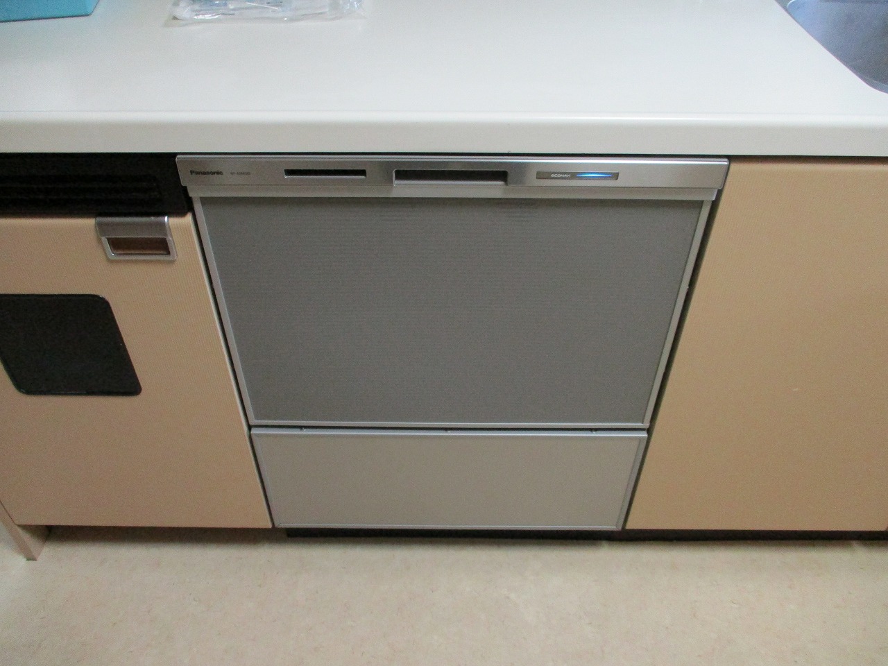 Panasonic製食器洗い乾燥機 NP-60MS8S