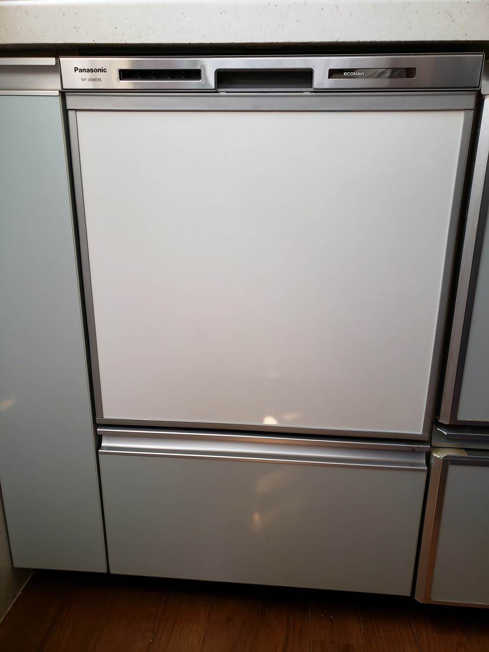 Panasonic製食器洗い乾燥機 NP-45MS9S
