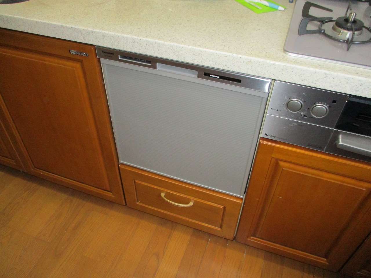 Panasonic製食器洗い乾燥機 NP-45MS8S