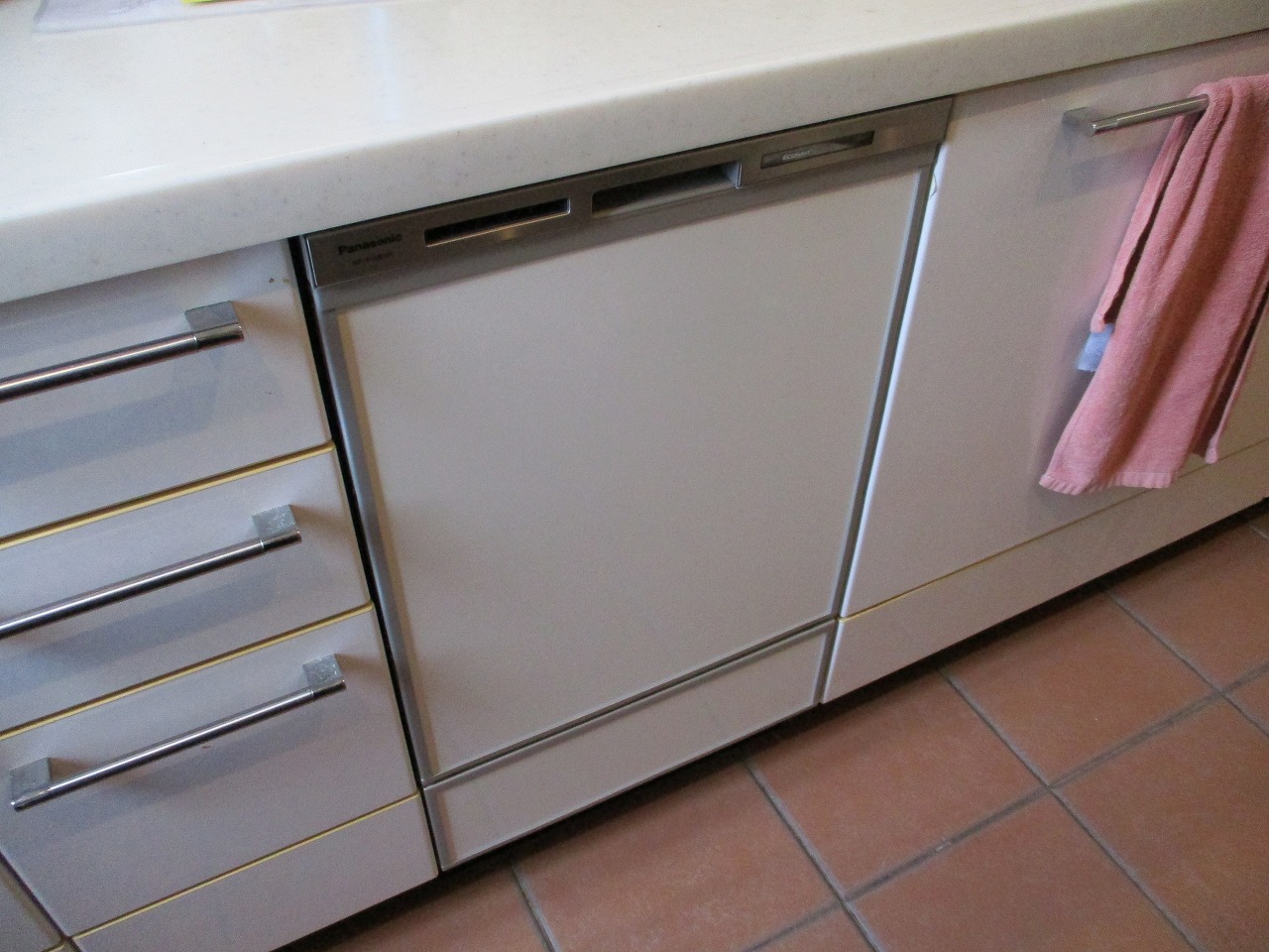 Panasonic製食器洗い乾燥機 NP-45MD9S