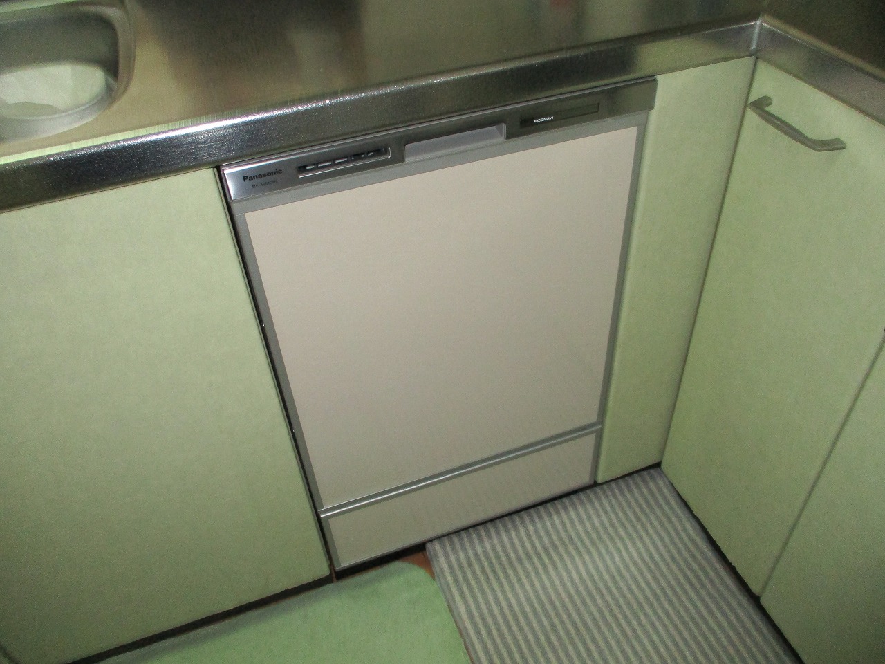 Panasonic製食器洗い乾燥機 NP-45MD9S