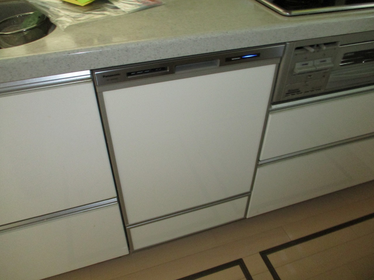 Panasonic製食器洗い乾燥機 NP-45MD9S