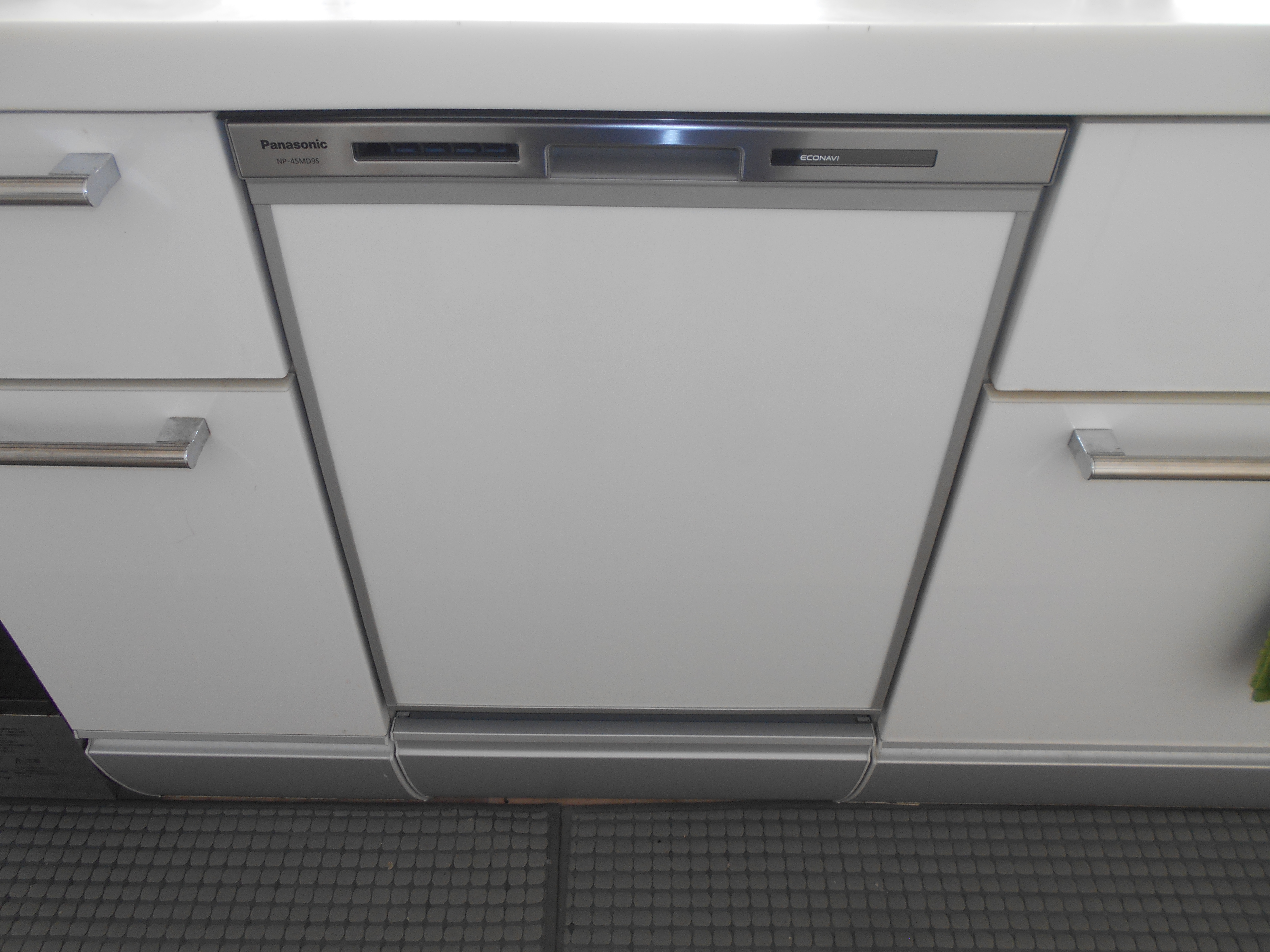 Panasonic製食器洗い乾燥機 NP-45MD9S