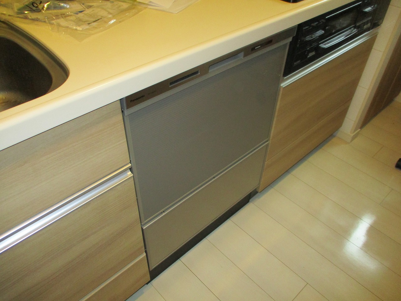 Panasonic製食器洗い乾燥機 NP-60MS8S