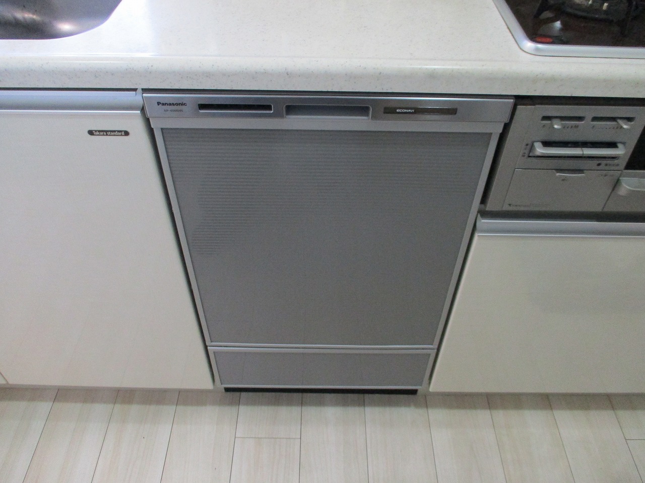 Panasonic製食器洗い乾燥機 NP-45MD9S