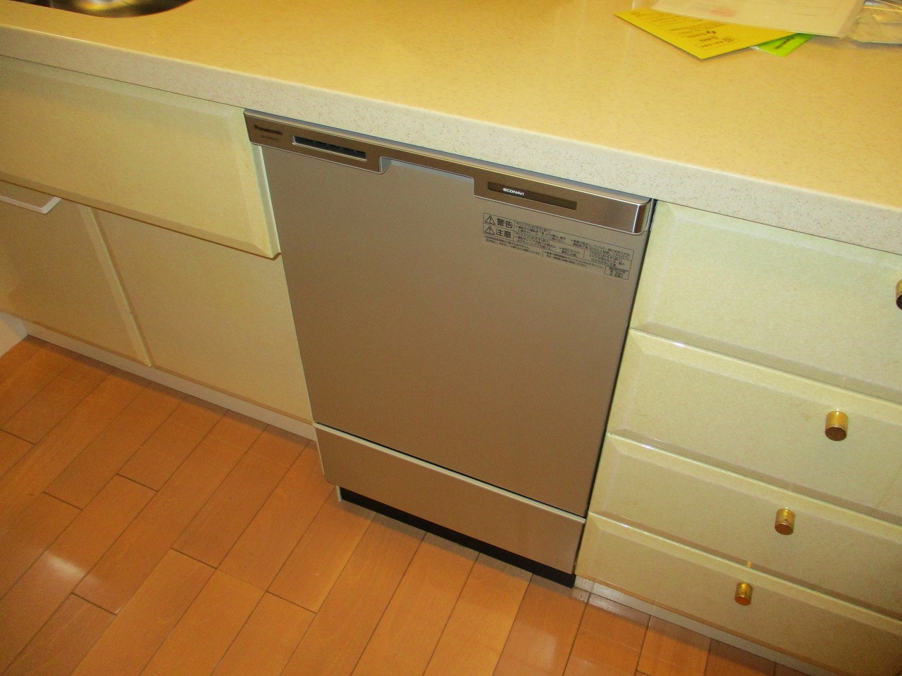 Panasonic製食器洗い乾燥機 NP-45MC6T