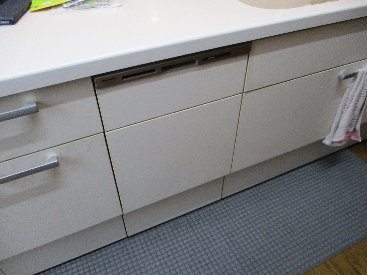 Panasonic製食器洗い乾燥機 NP-45MD9W