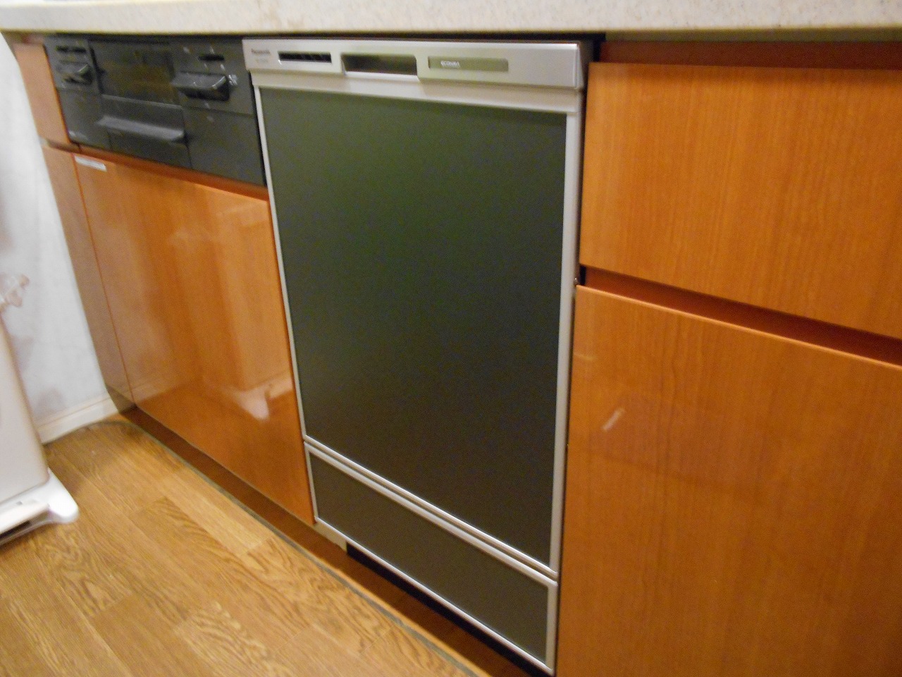 Panasonic製食器洗い乾燥機 NP-45MD9S