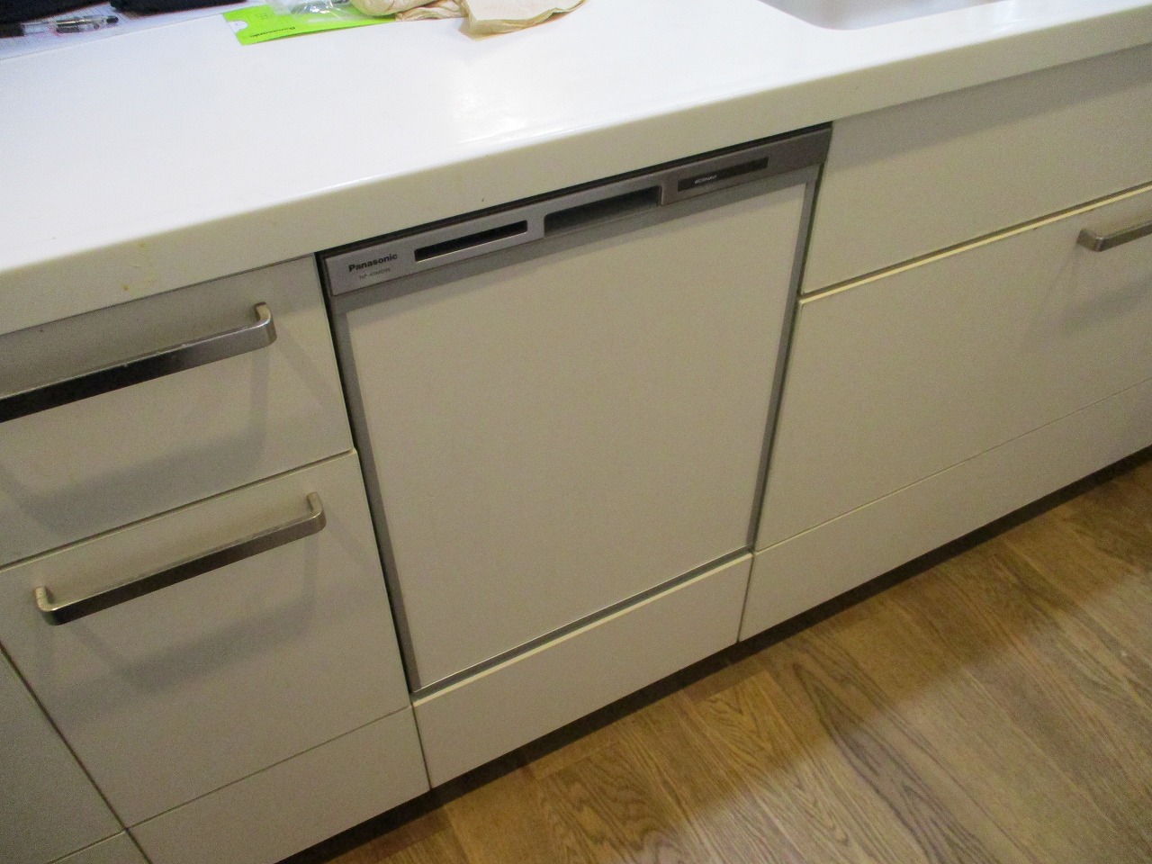 Panasonic製食器洗い乾燥機 NP-45MD9S