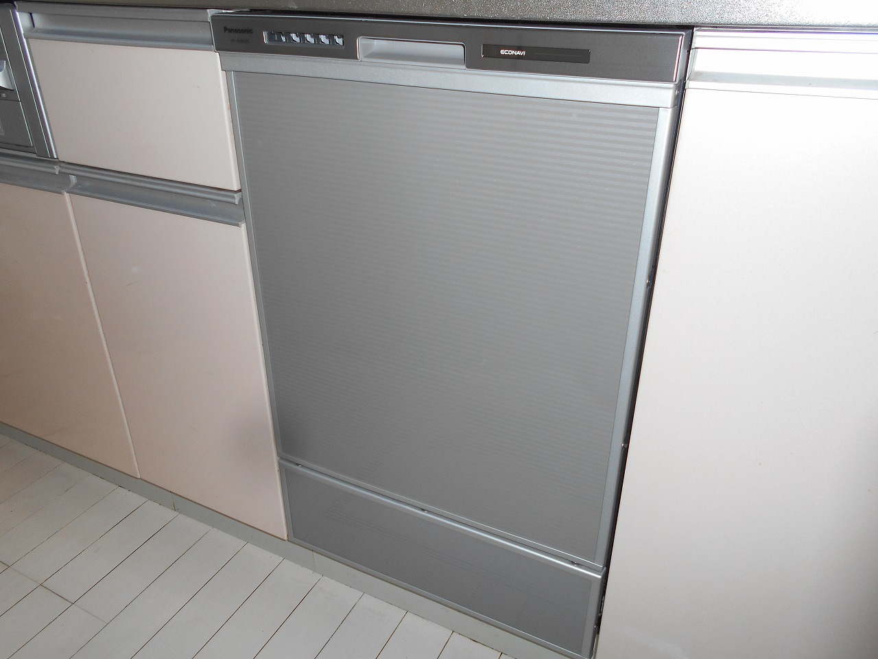 Panasonic製食器洗い乾燥機 NP-45MD9S