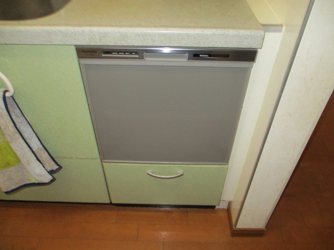 Panasonic製食器洗い乾燥機 NP-45MS9S