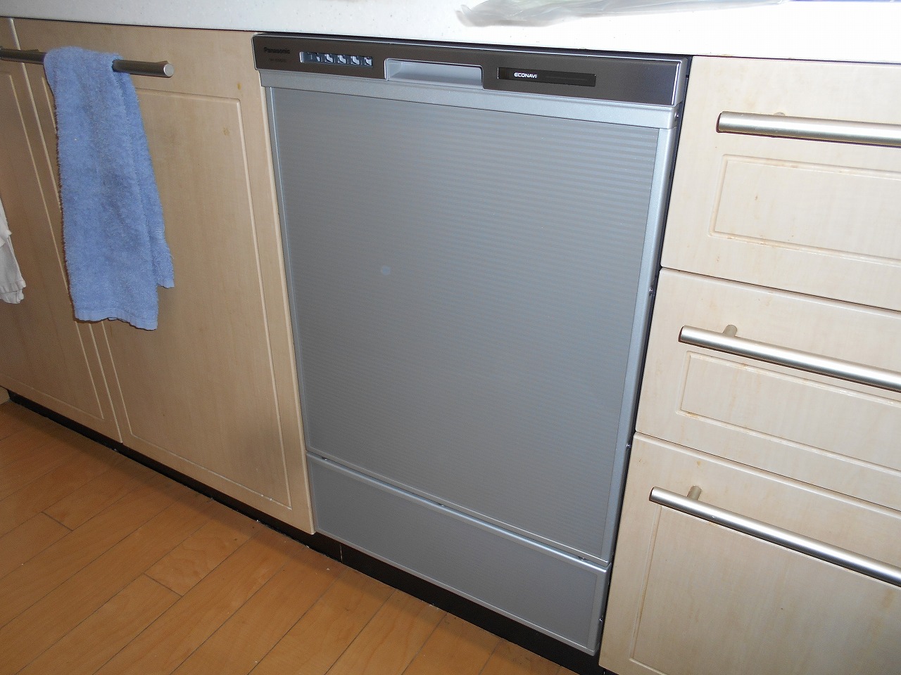 Panasonic製食器洗い乾燥機 NP-45MD9S