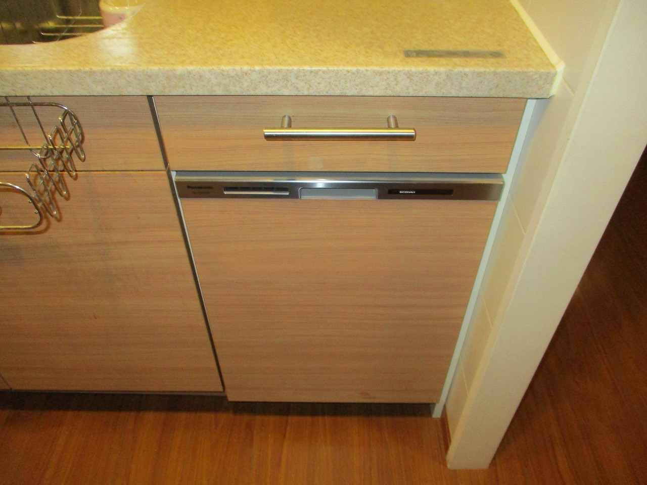 Panasonic製食器洗い乾燥機 NP-45MD9W