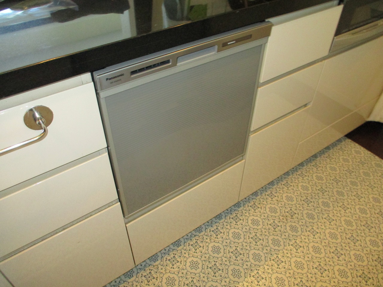 Panasonic製食器洗い乾燥機 NP-45MS9S
