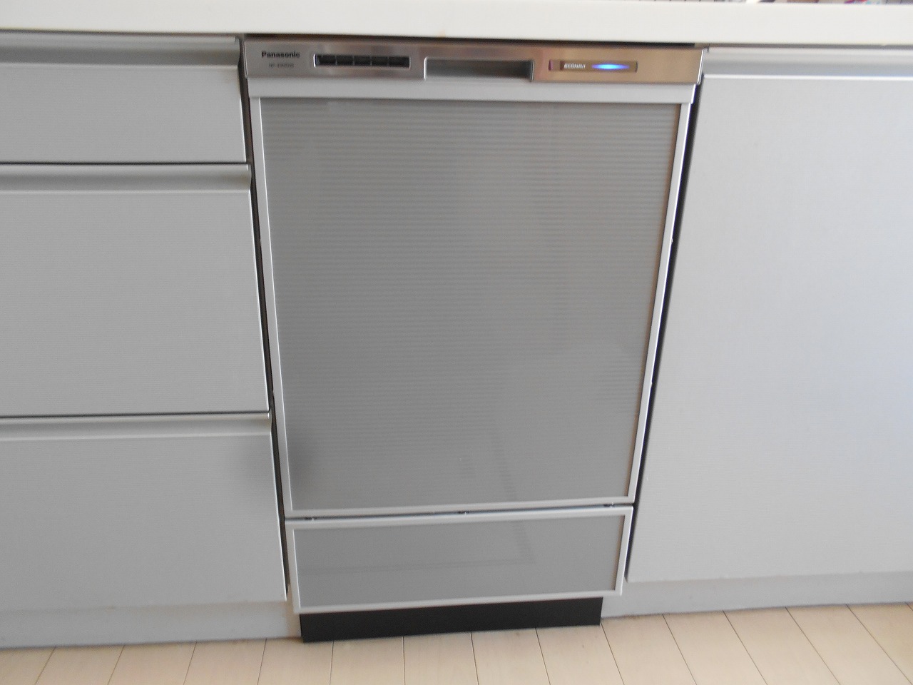 Panasonic製食器洗い乾燥機 NP-45MD9S