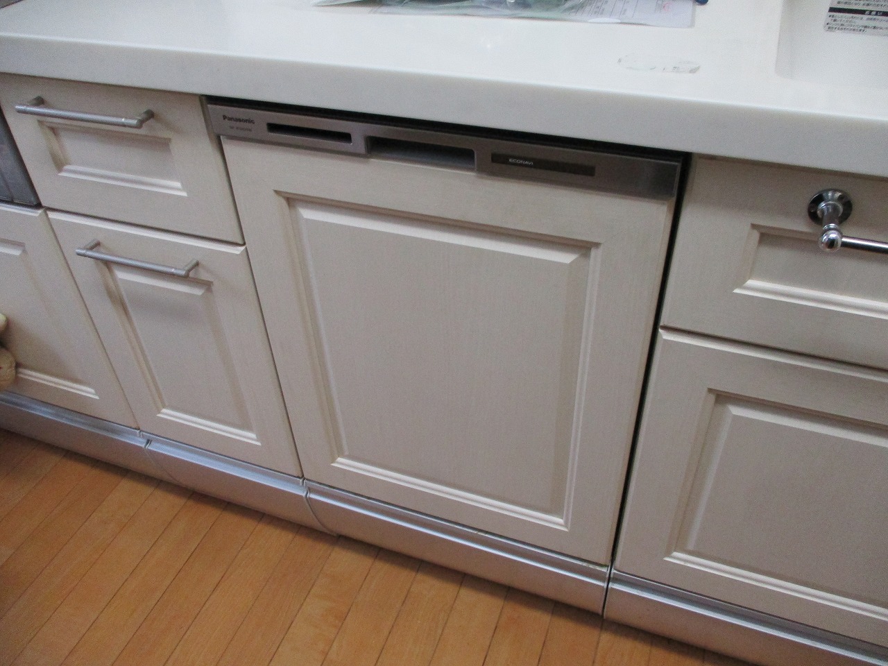 Panasonic製食器洗い乾燥機 NP-45MD9W